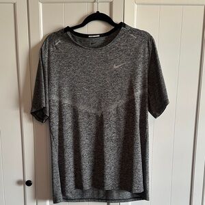 Nike Men's Heathered Gray Short Sleeve Running Tee